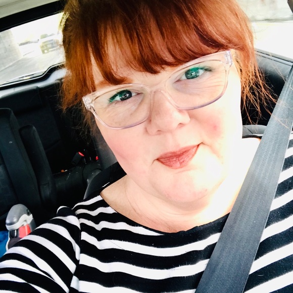 Meet your Posher, Angie - Picture 1 of 1